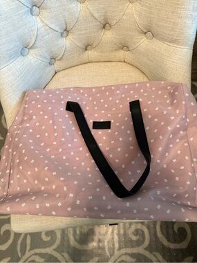 Tous pink with white bears Tote Bag with Black Straps